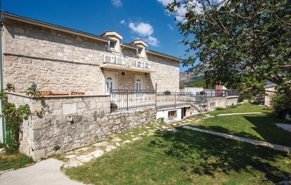Vacation Apartments Feniks Tučepi エクステリア 写真