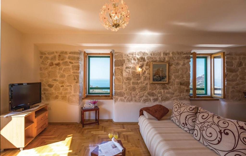Vacation Apartments Feniks Tučepi エクステリア 写真