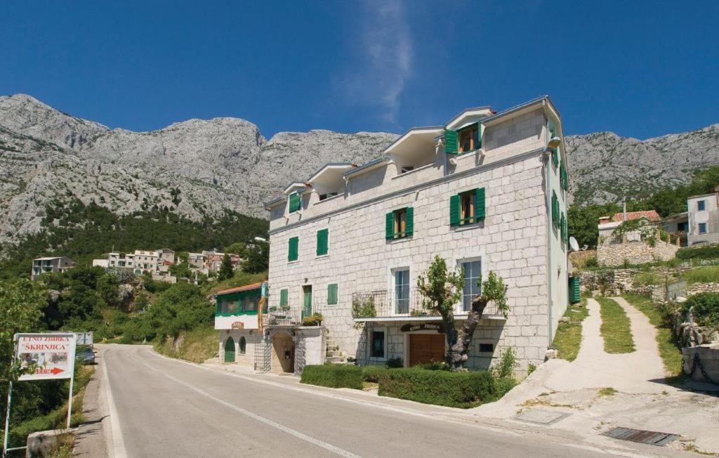 Vacation Apartments Feniks Tučepi エクステリア 写真