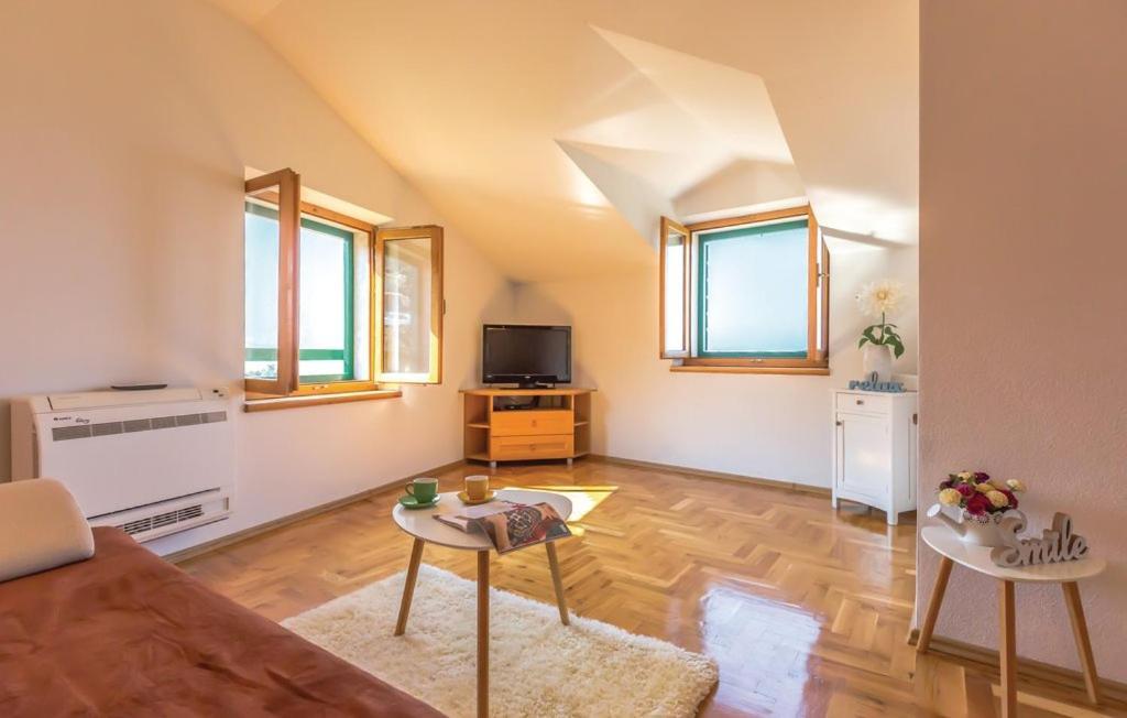 Vacation Apartments Feniks Tučepi エクステリア 写真