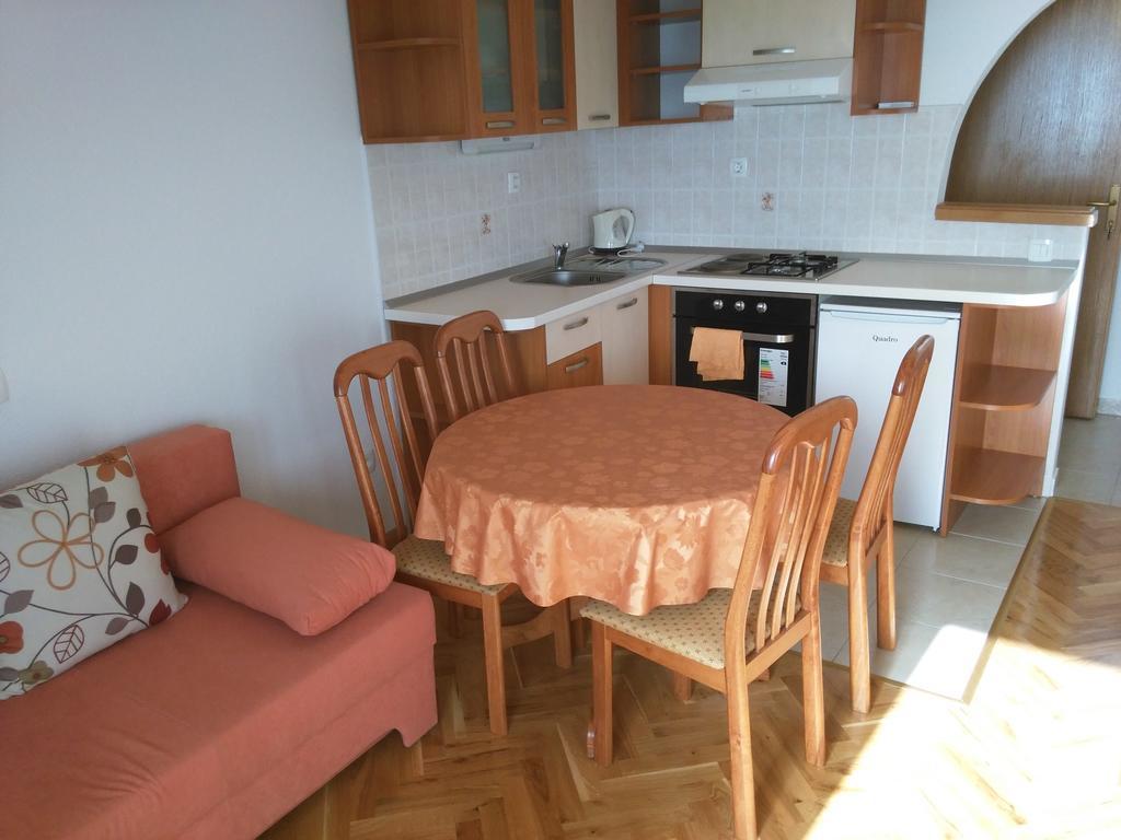 Vacation Apartments Feniks Tučepi エクステリア 写真
