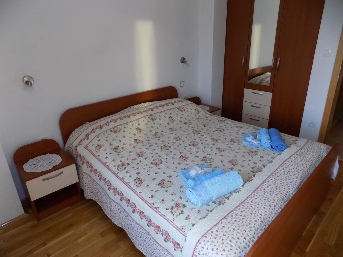 Vacation Apartments Feniks Tučepi エクステリア 写真