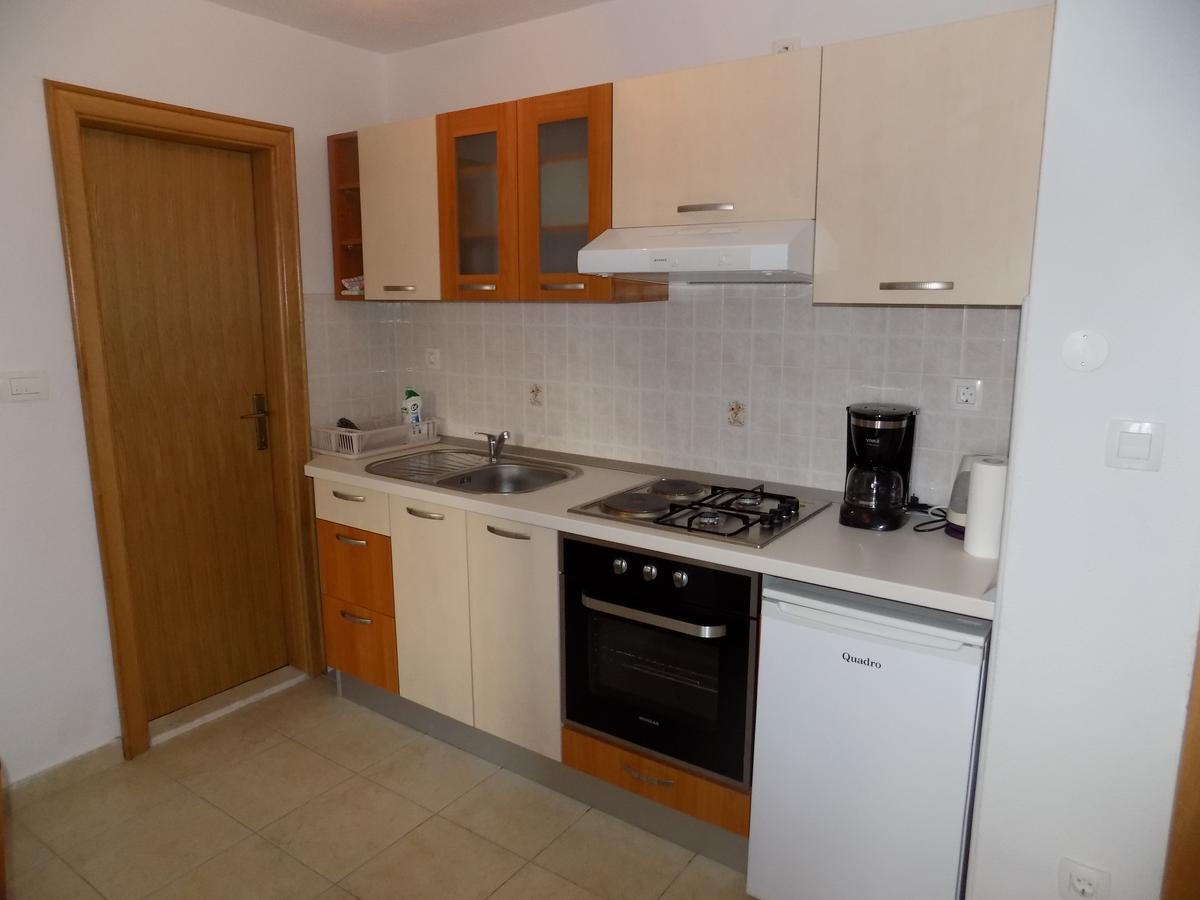 Vacation Apartments Feniks Tučepi エクステリア 写真